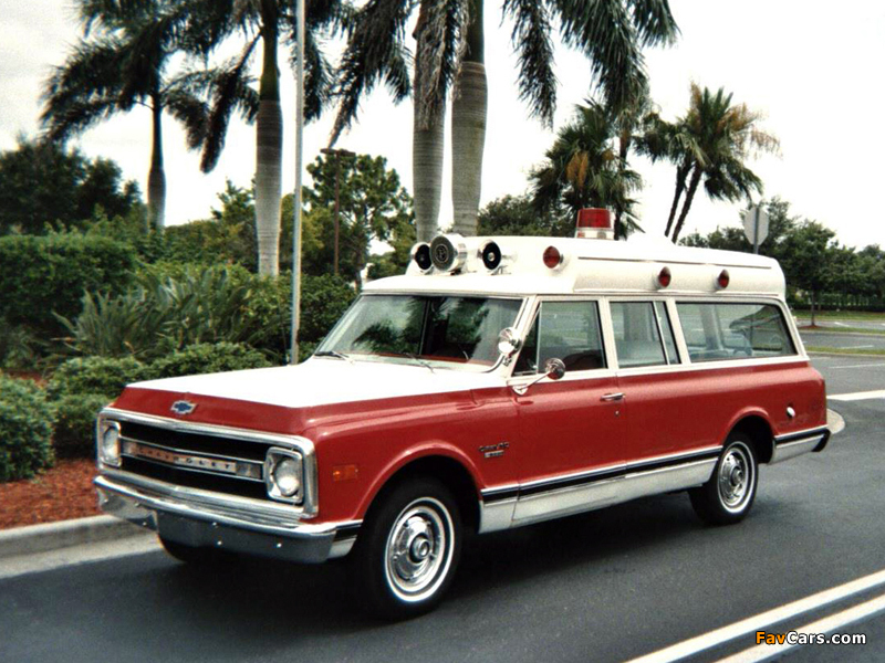 Photos of Chevrolet Suburban Ambulance 1969–70 (800 x 600)