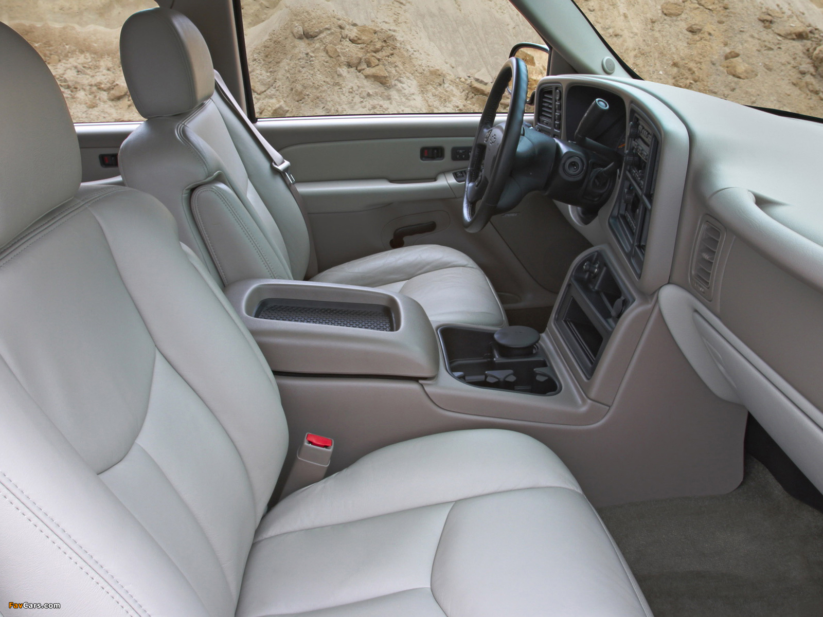 Photos of Chevrolet Suburban Z71 (GMT800) 2003–06 (1600 x 1200)