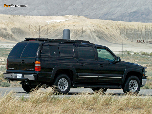 Photos of Chevrolet Suburban 2500 Armored Presidential Security Car (GMT800) 2006 (640 x 480)