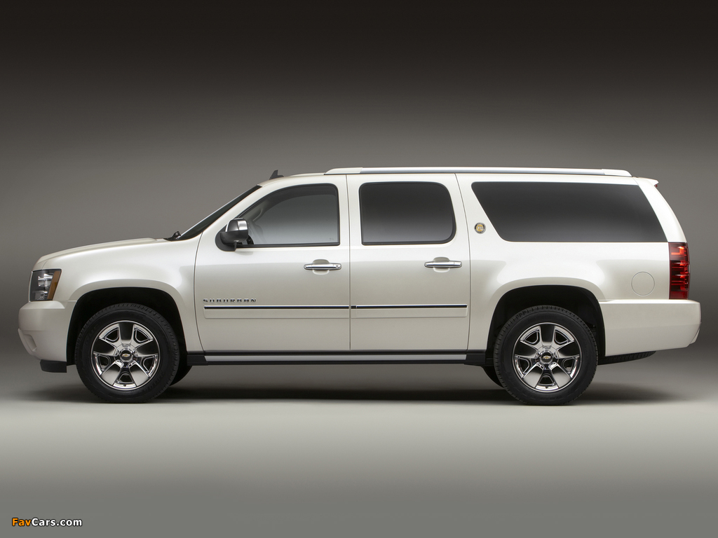 Photos of Chevrolet Suburban 75th Anniversary Diamond Edition (GMT900) 2010 (1024 x 768)