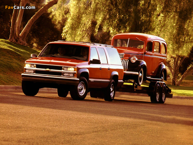 Photos of Chevrolet Suburban (640 x 480)