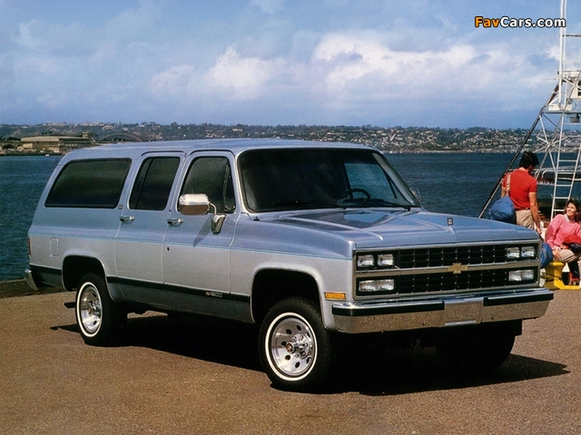 Pictures of Chevrolet Suburban 1989–91 (640 x 480)