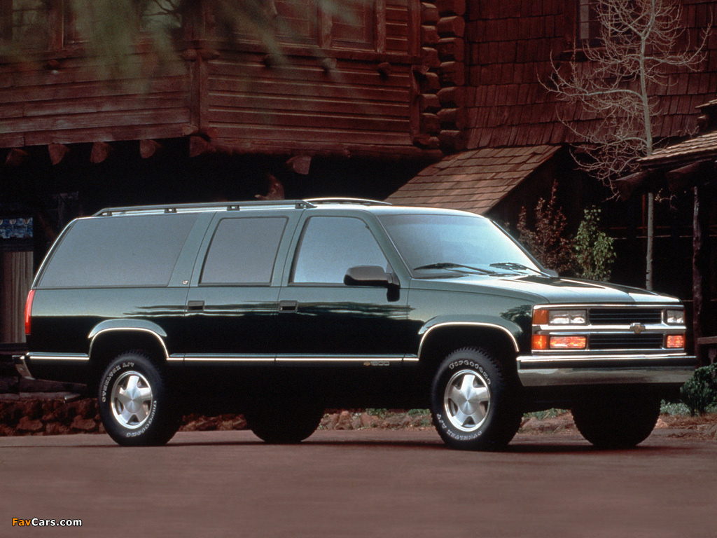 Pictures of Chevrolet Suburban (GMT400) 1994–99 (1024 x 768)