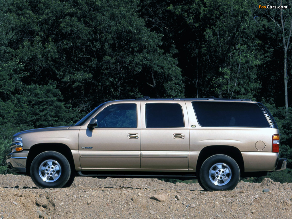 Pictures of Chevrolet Suburban 1500 (GMT800) 2001–02 (1024 x 768)