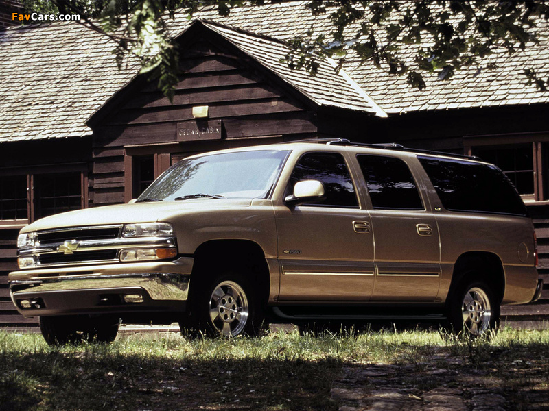 Pictures of Chevrolet Suburban 1500 (GMT800) 2001–02 (800 x 600)