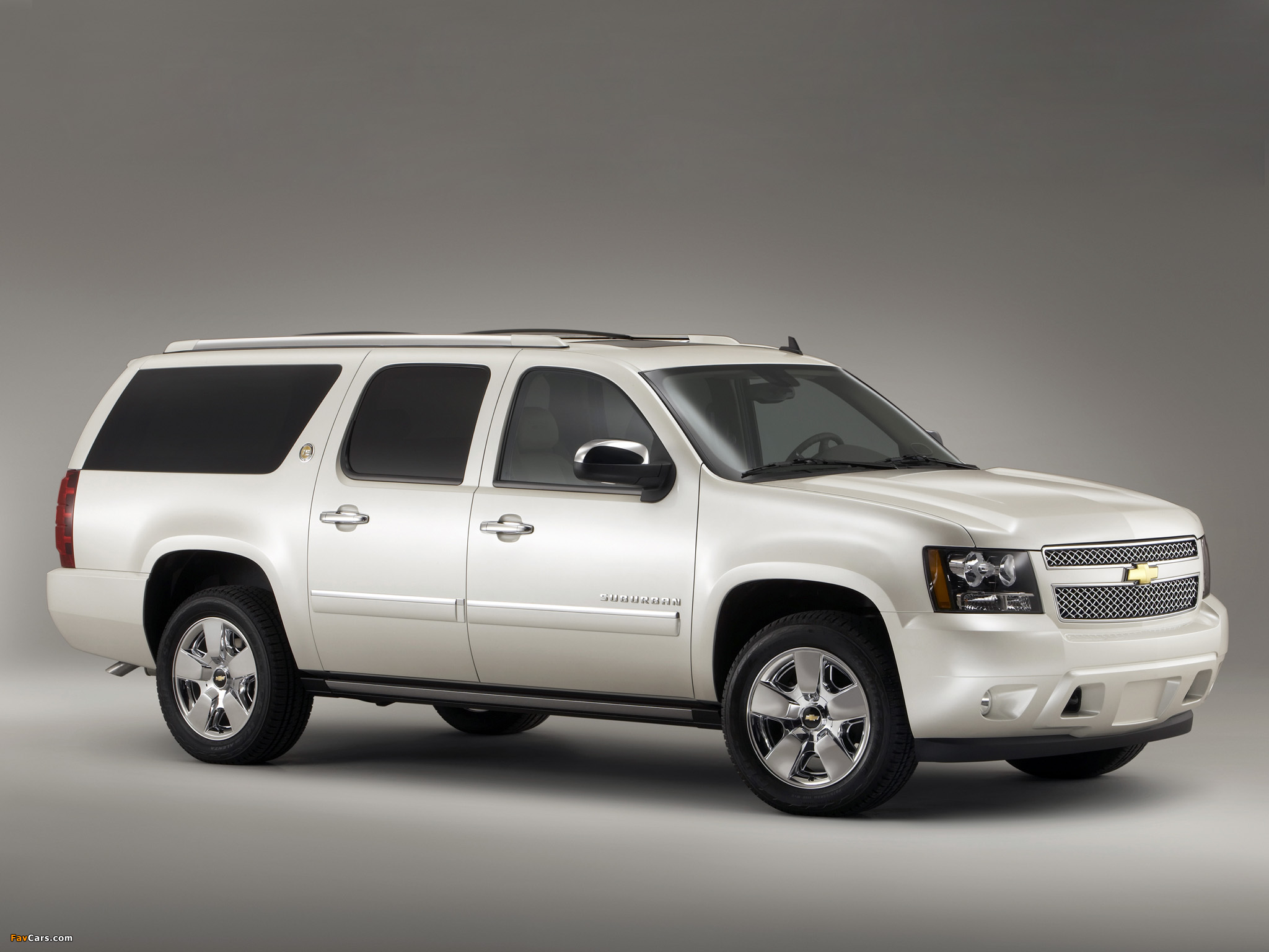 Pictures of Chevrolet Suburban 75th Anniversary Diamond Edition (GMT900) 2010 (2048 x 1536)