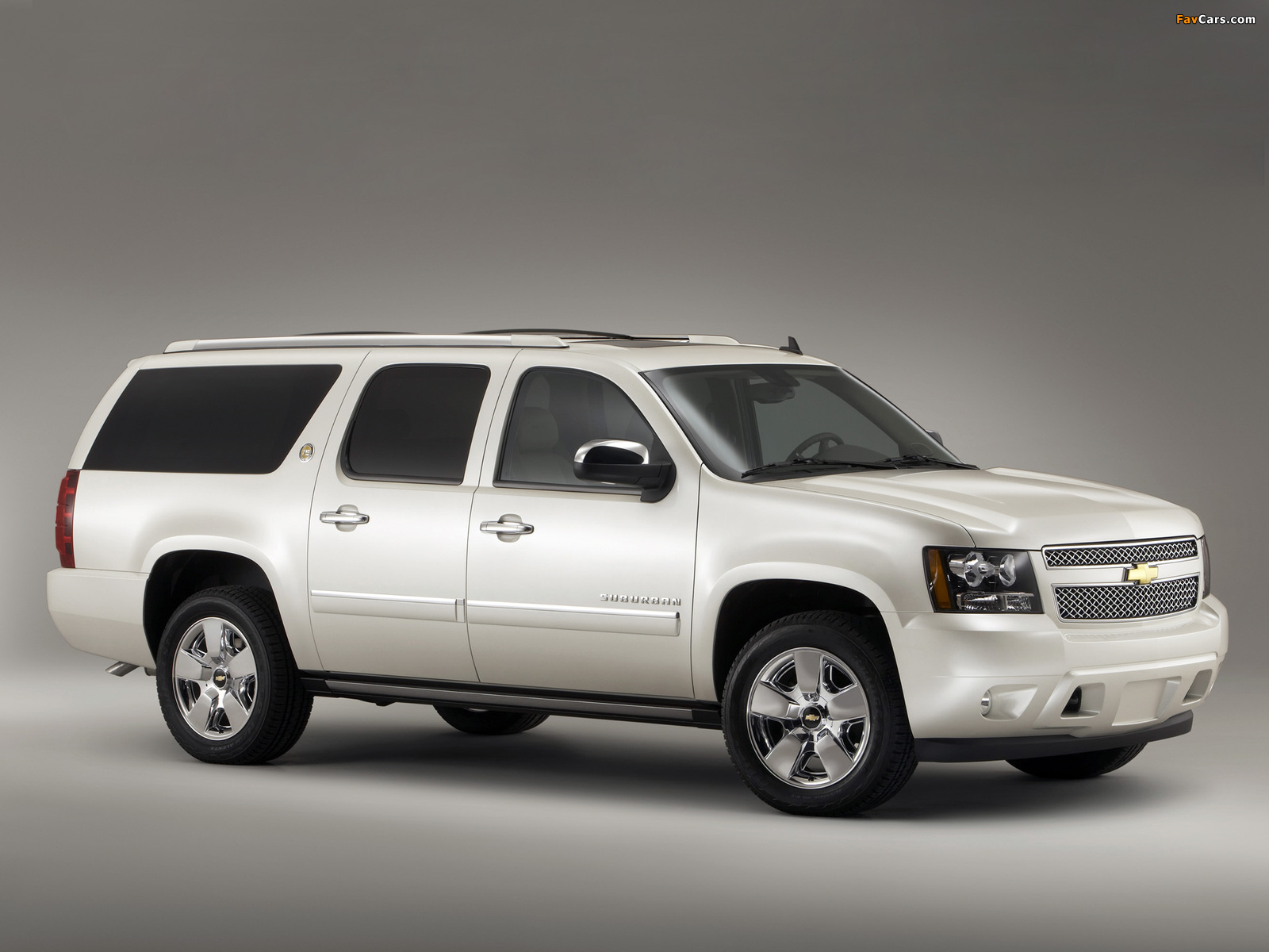 Pictures of Chevrolet Suburban 75th Anniversary Diamond Edition (GMT900) 2010 (1600 x 1200)