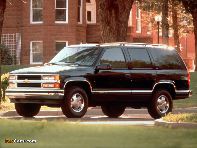 Chevrolet Tahoe (GMT410) 1995–99 images (640 x 480)