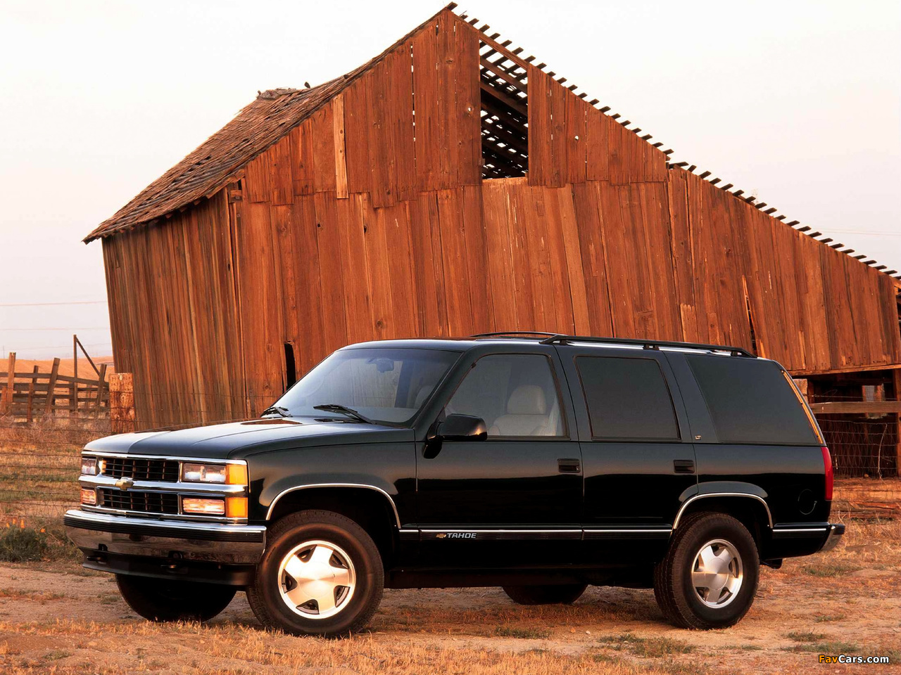 Chevrolet Tahoe (GMT410) 1995–99 images (1280 x 960)