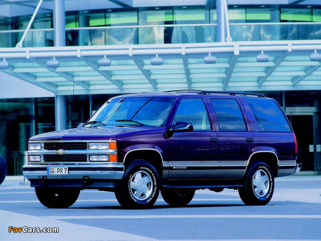 Chevrolet Tahoe (GMT410) 1995–99 photos (640 x 480)