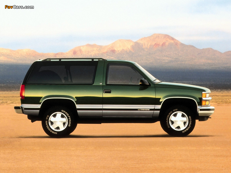 Chevrolet Tahoe 3-door (GMT410) 1995–99 wallpapers (800 x 600)