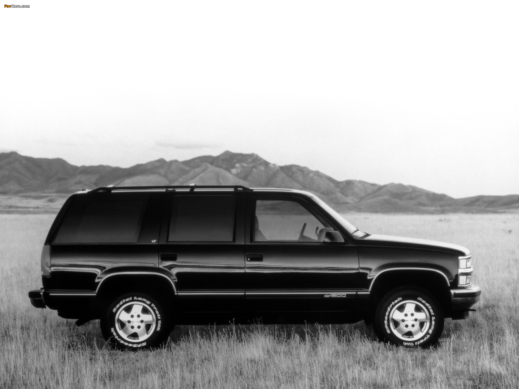 Chevrolet Tahoe (GMT410) 1995–99 wallpapers (2048 x 1536)