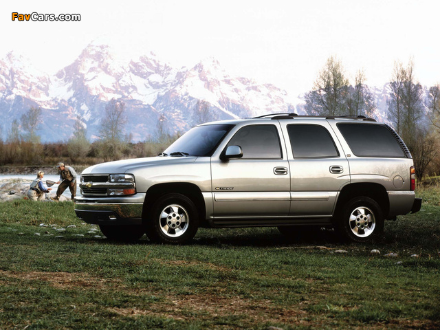 Chevrolet Tahoe (GMT840) 2000–06 images (640 x 480)