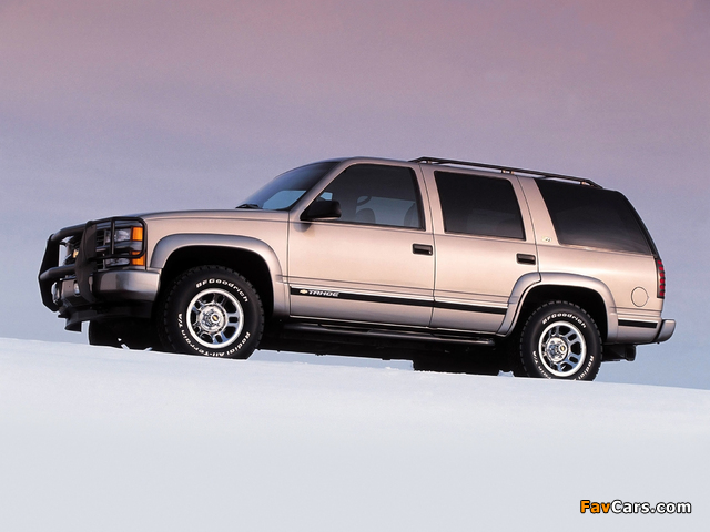 Chevrolet Tahoe Z71 (GMT410) 2000–01 pictures (640 x 480)