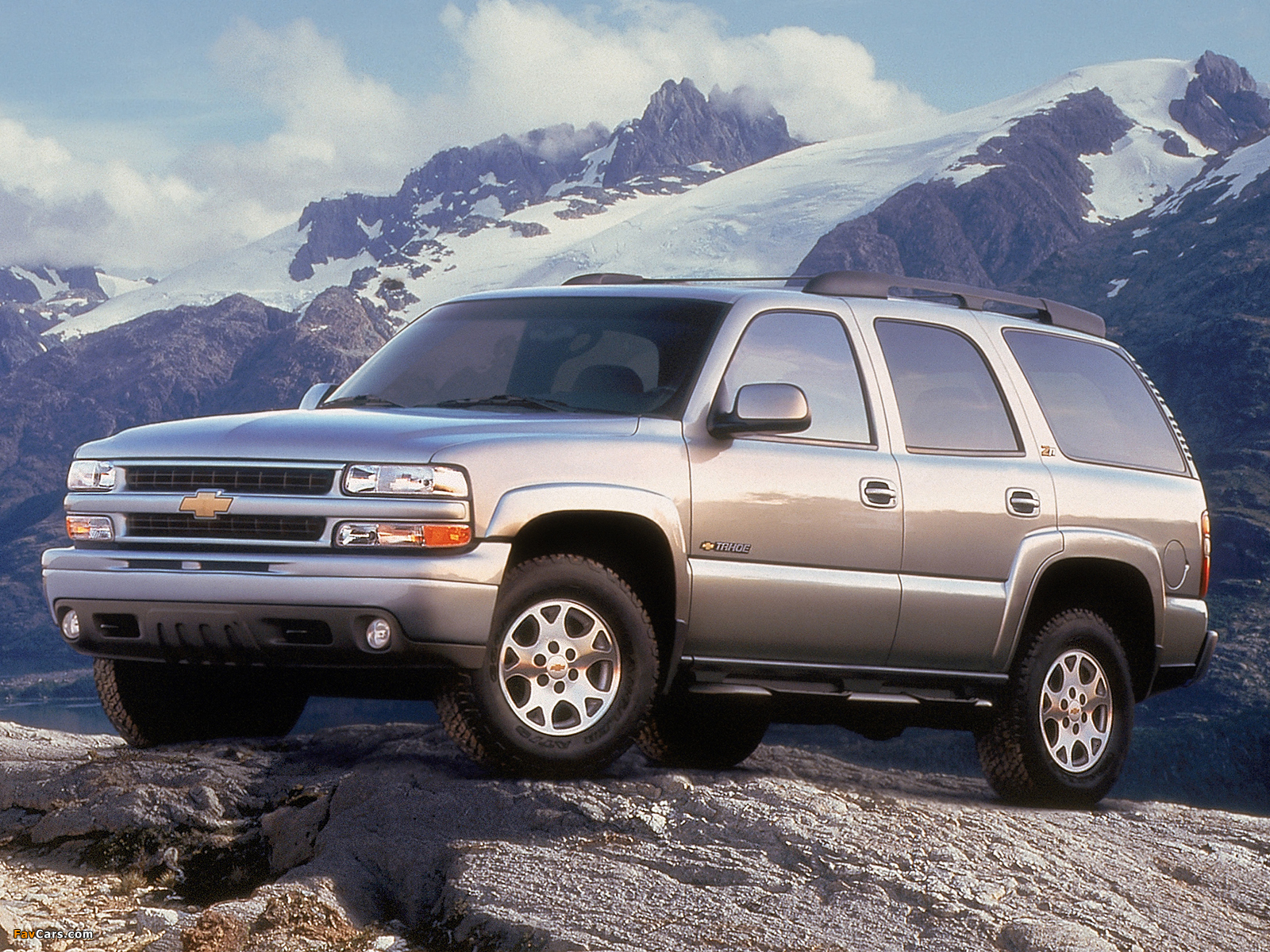 Chevrolet Tahoe Z71 (GMT840) 2001–06 photos (1600 x 1200)