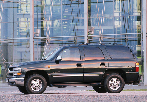 Images of Chevrolet Tahoe EU-spec (GMT840) 2000–06