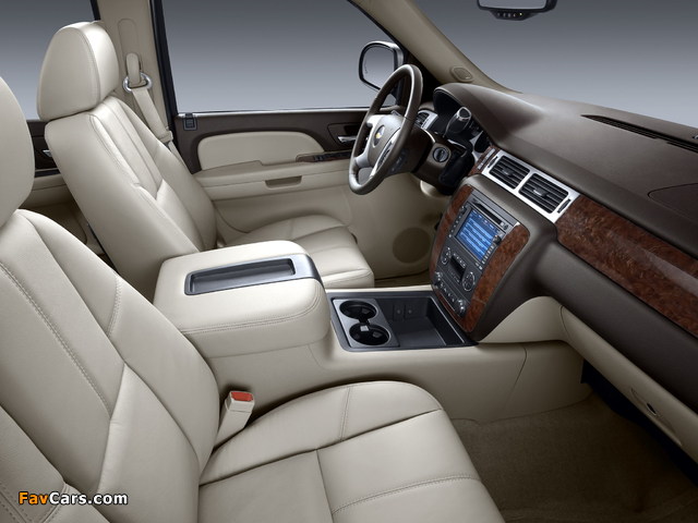 Images of Chevrolet Tahoe (GMT900) 2006 (640 x 480)