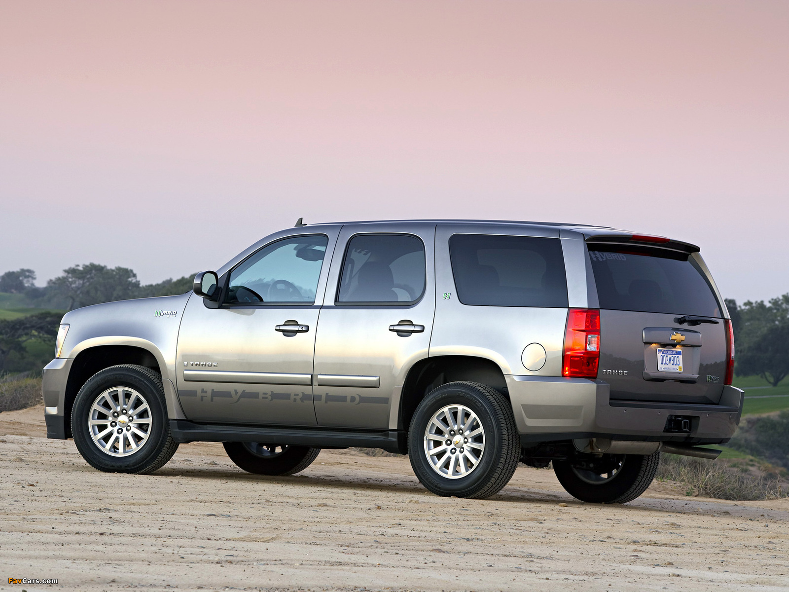 Images of Chevrolet Tahoe Hybrid (GMT900) 2008 (1600 x 1200)