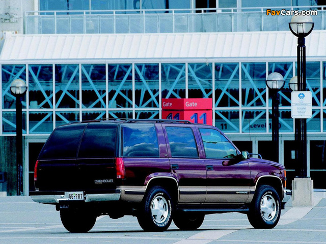 Photos of Chevrolet Tahoe (GMT410) 1995–99 (640 x 480)