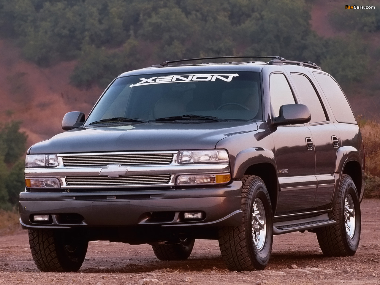 Photos of Xenon Chevrolet Tahoe 5-door (GMT840) 2000–05 (1280 x 960)