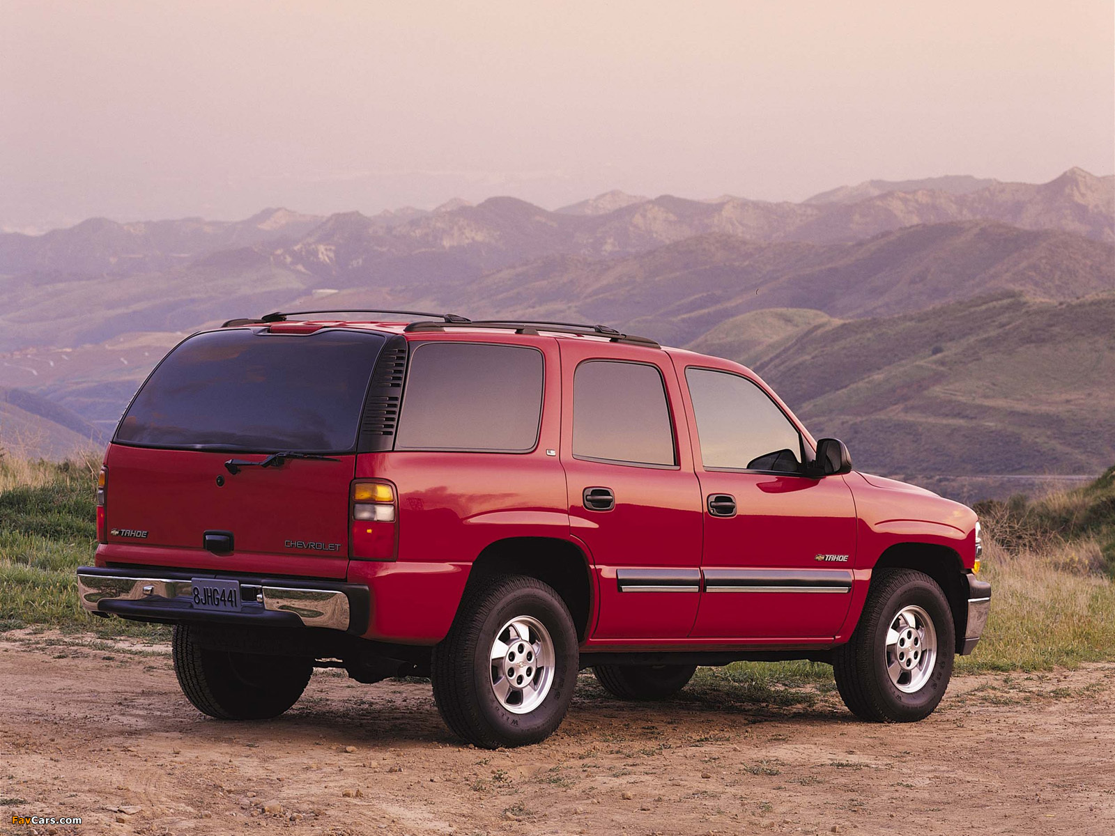 Photos of Chevrolet Tahoe (GMT840) 2000–06 (1600 x 1200)