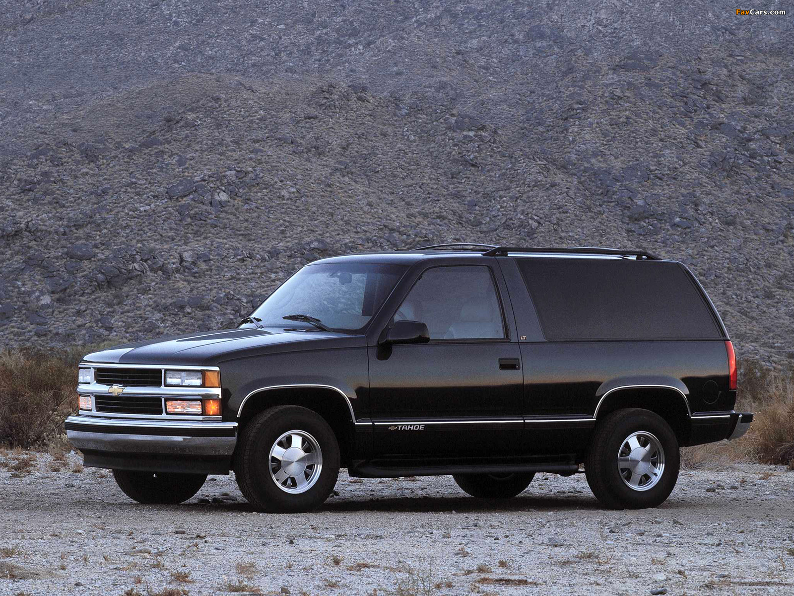 Pictures of Chevrolet Tahoe 3-door (GMT410) 1995–99 (1600 x 1200)