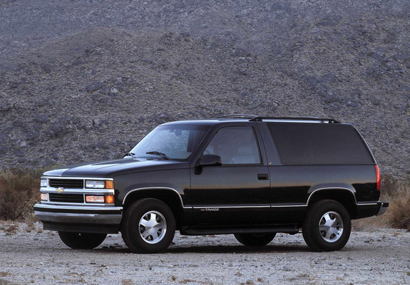 Pictures of Chevrolet Tahoe 3-door (GMT410) 1995–99