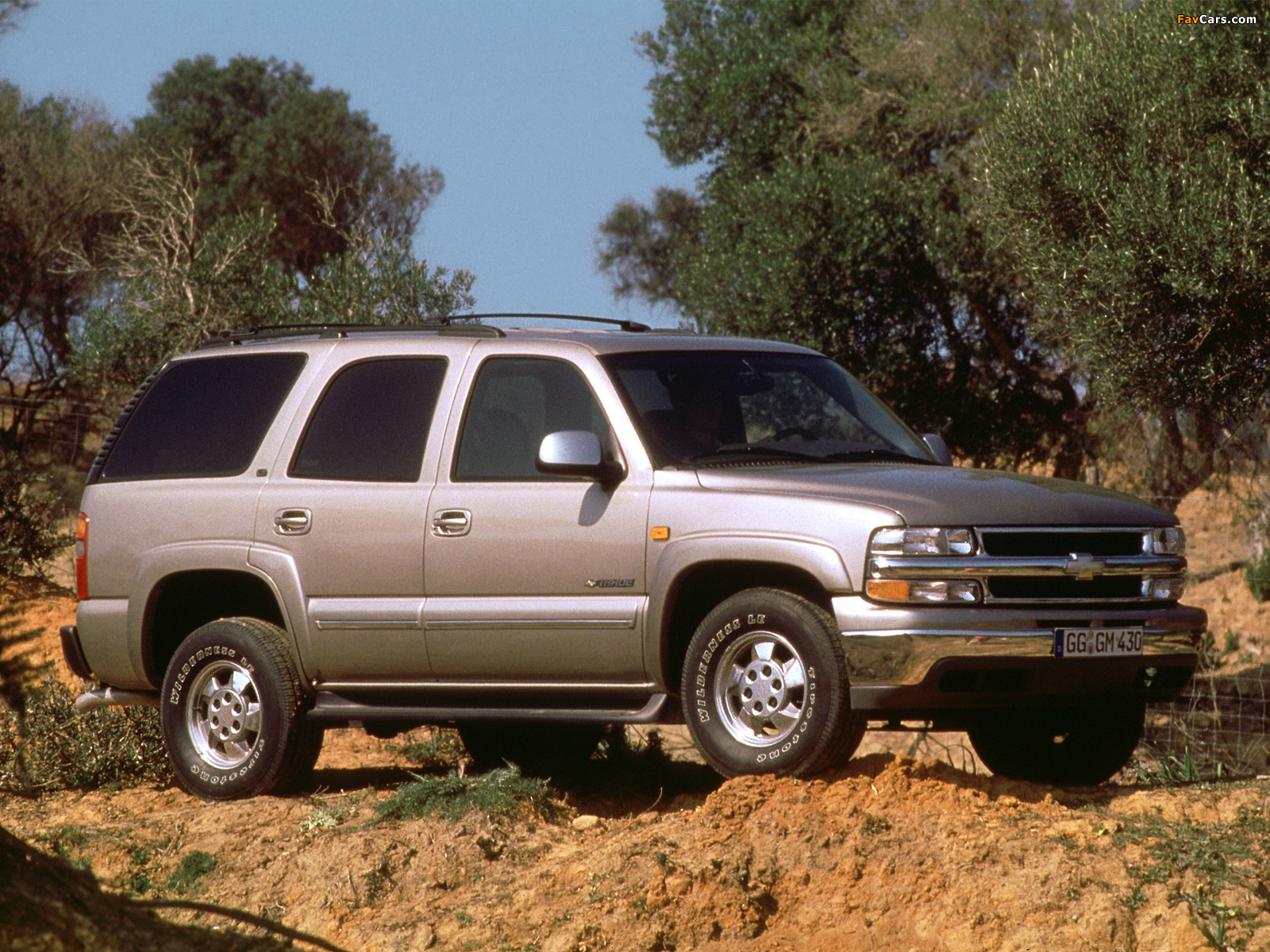 Pictures of Chevrolet Tahoe EU-spec (GMT840) 2000–06 (1600 x 1200)