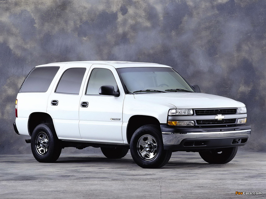 Pictures of Chevrolet Tahoe (GMT840) 2000–06 (1024 x 768)