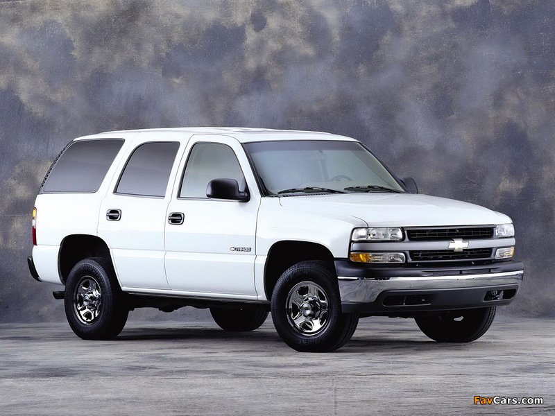 Pictures of Chevrolet Tahoe (GMT840) 2000–06 (800 x 600)