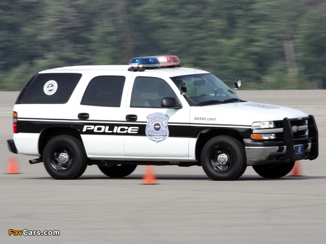Pictures of Chevrolet Tahoe Police (GMT840) 2004–07 (640 x 480)