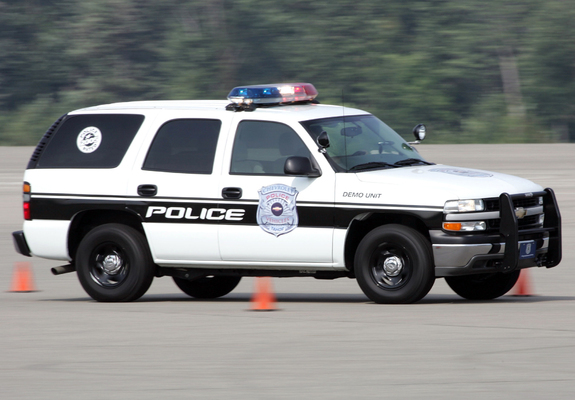 Pictures of Chevrolet Tahoe Police (GMT840) 2004–07