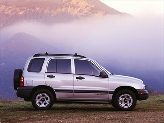 Chevrolet Tracker 1999–2004 wallpapers