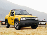 Images of Chevrolet Tracker Convertible 1999–2004