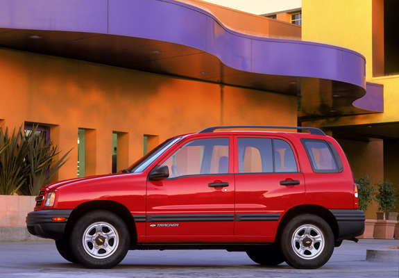 Images of Chevrolet Tracker 1999–2004