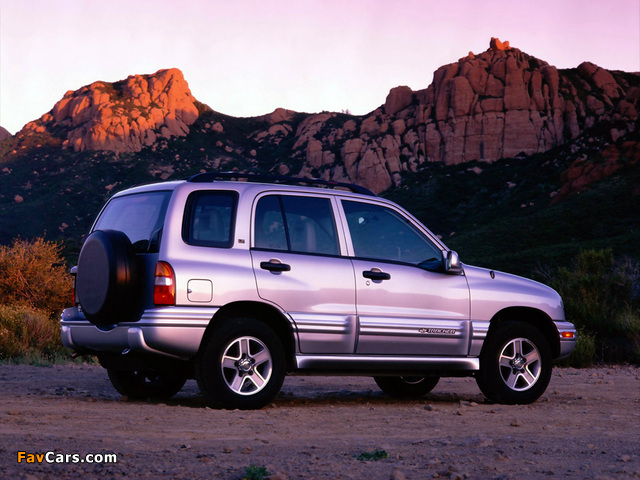 Images of Chevrolet Tracker 1999–2004 (640 x 480)