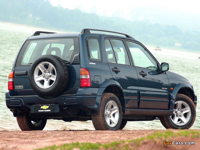 Pictures of Chevrolet Tracker 2001–06 (640 x 480)
