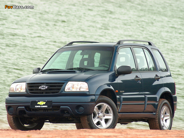 Chevrolet Tracker 2001–06 wallpapers (640 x 480)