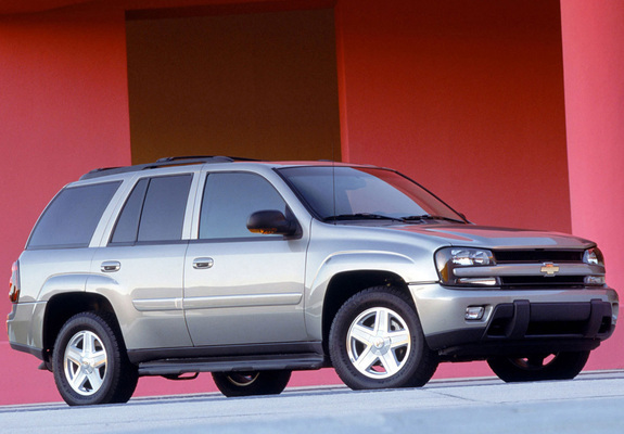 Chevrolet TrailBlazer 2001–05 images