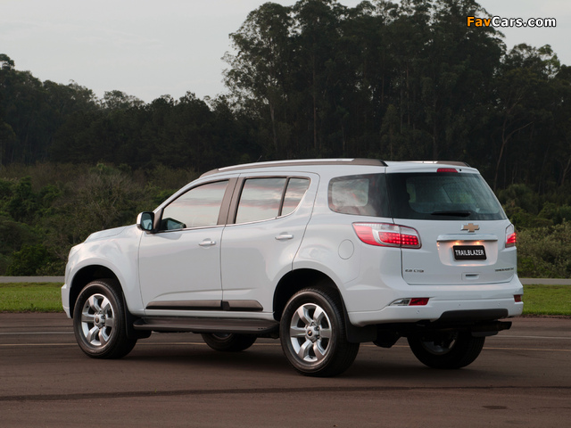 Chevrolet TrailBlazer 2012 images (640 x 480)