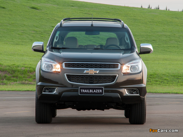 Chevrolet TrailBlazer 2012 images (640 x 480)