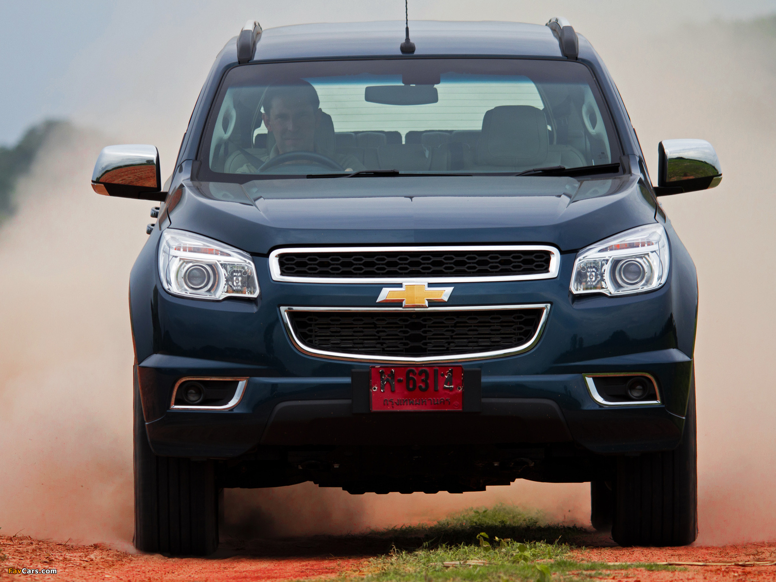 Chevrolet TrailBlazer TH-spec 2012 wallpapers (1600 x 1200)