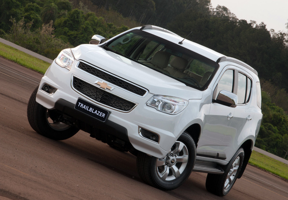 Images of Chevrolet TrailBlazer 2012