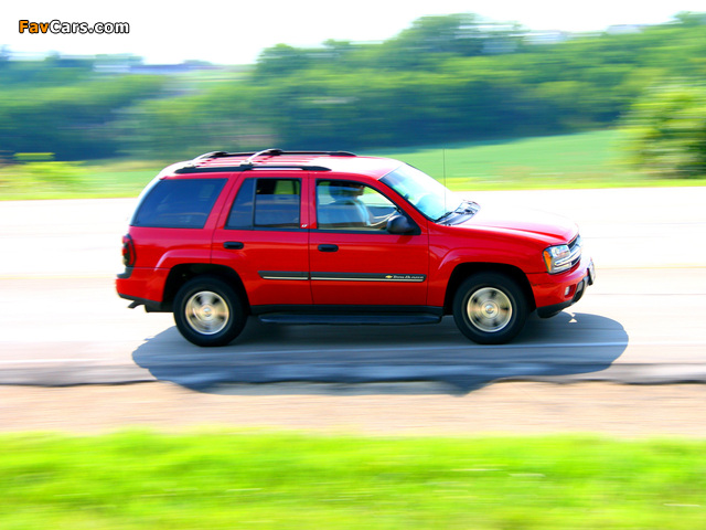 Photos of Chevrolet TrailBlazer 2001–05 (640 x 480)