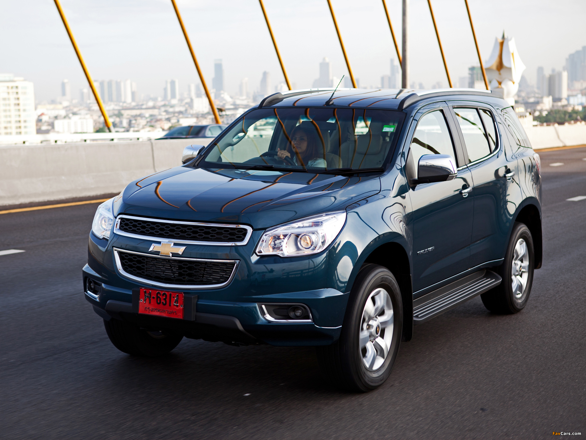 Photos of Chevrolet TrailBlazer TH-spec 2012 (2048 x 1536)