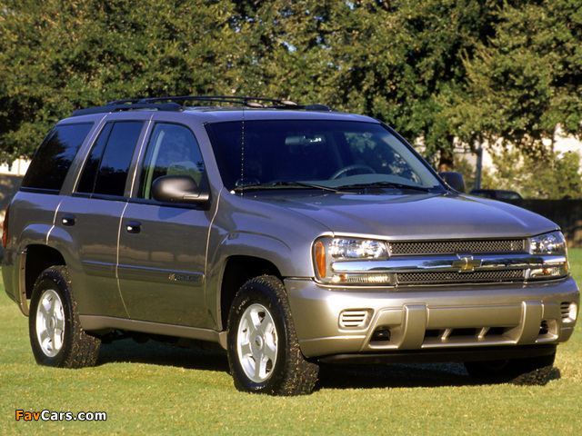 Pictures of Chevrolet TrailBlazer 2001–05 (640 x 480)