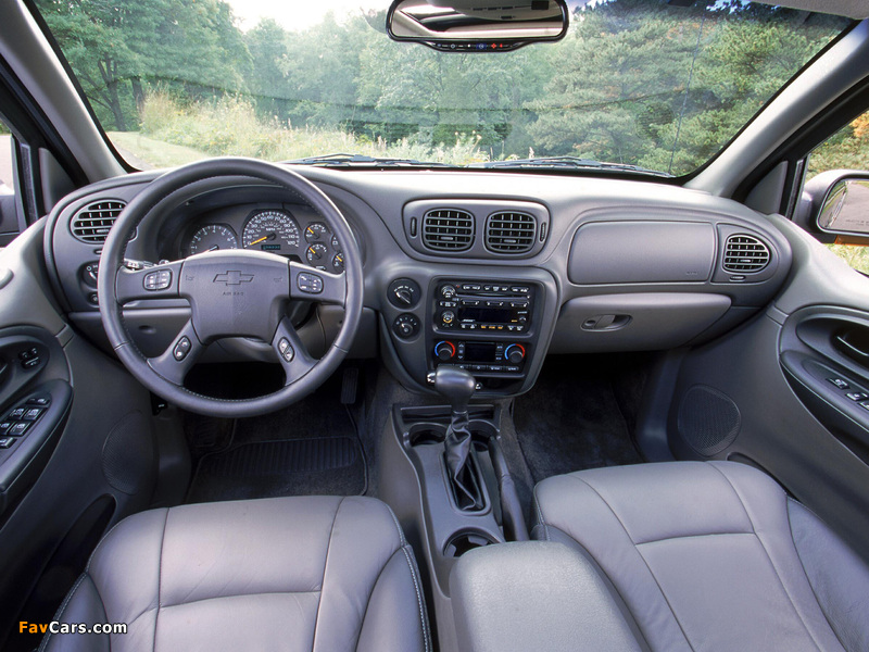 Pictures of Chevrolet TrailBlazer 2001–05 (800 x 600)