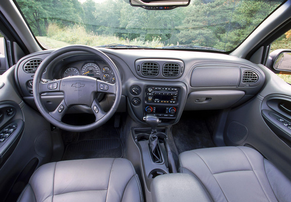 Pictures of Chevrolet TrailBlazer 2001–05