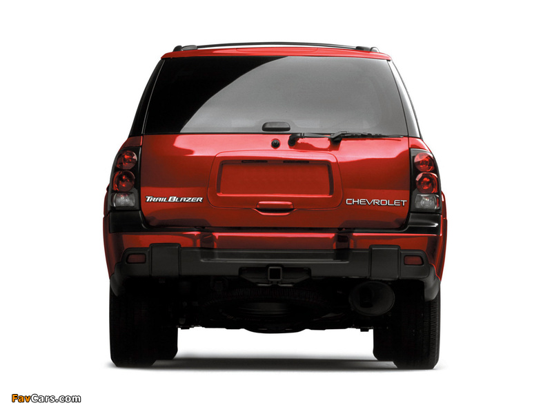 Pictures of Chevrolet TrailBlazer 2001–05 (800 x 600)