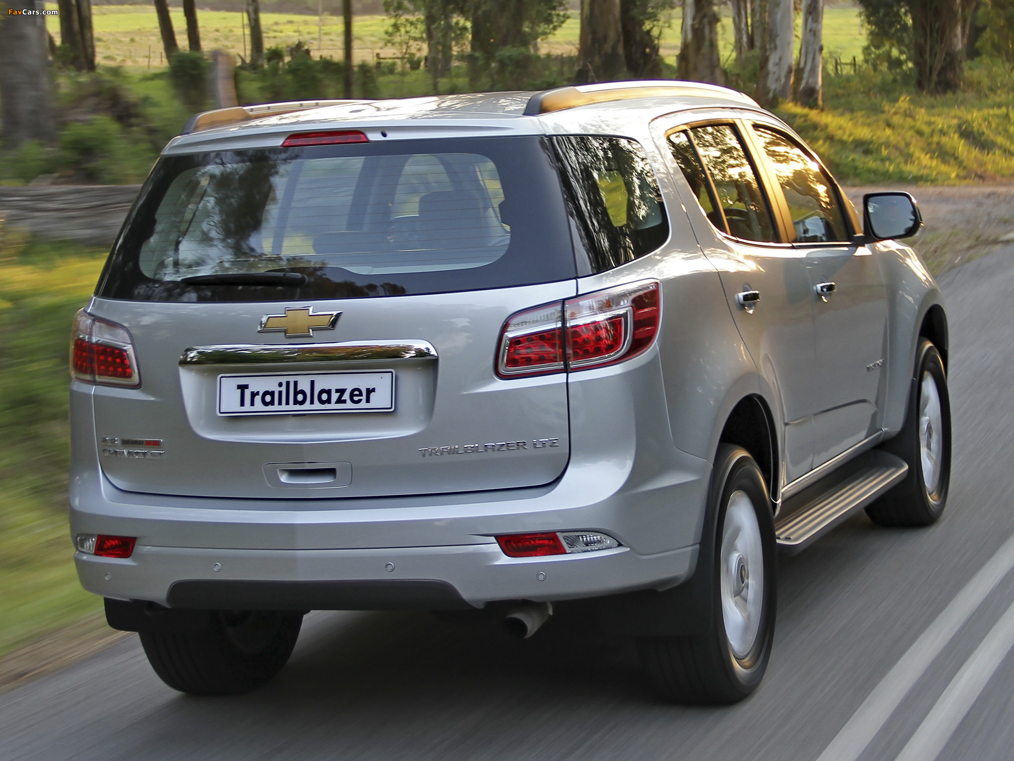 Pictures of Chevrolet TrailBlazer ZA-spec 2012 (2048 x 1536)